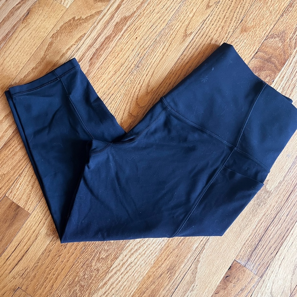 NWT Athleta Salutation Stash Pocket II Capri in Black